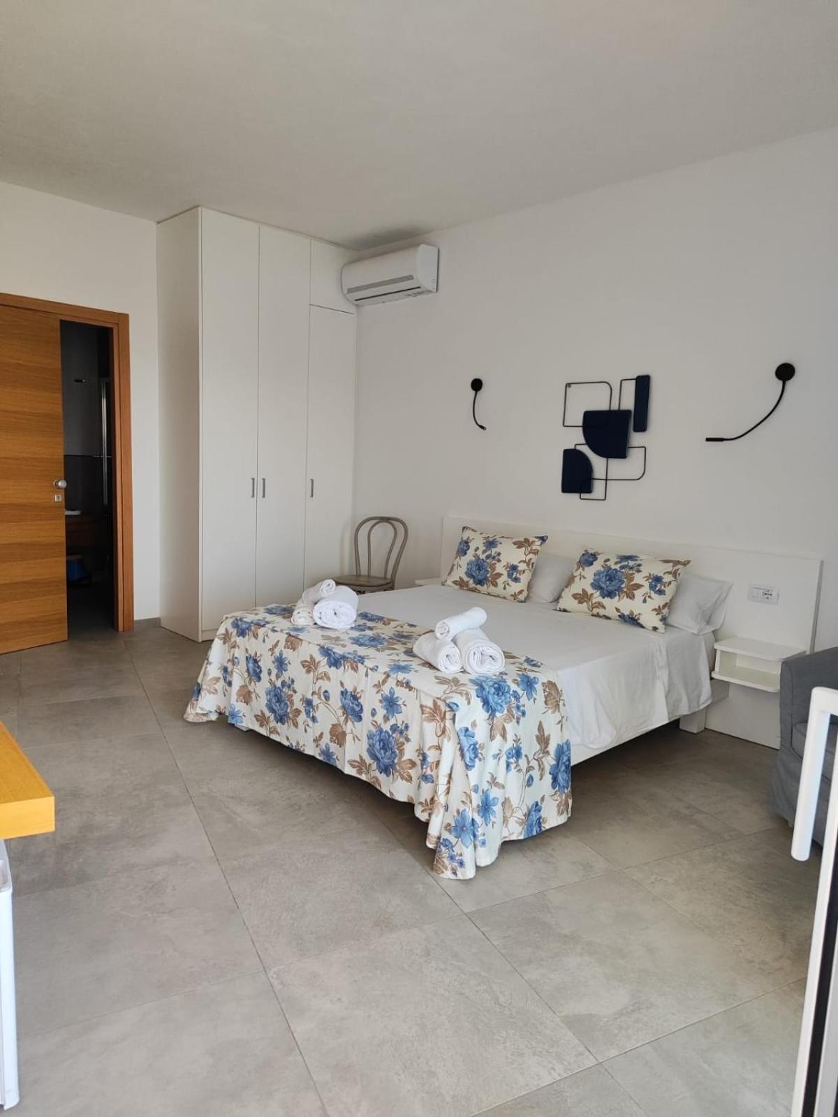 גולפו אראנצ'י Rooms, Affittacamere Maksim מראה חיצוני תמונה