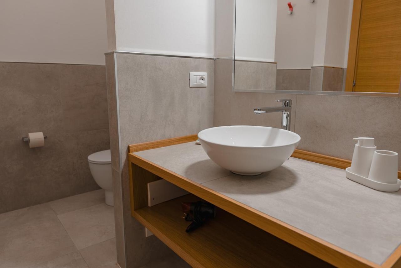 גולפו אראנצ'י Rooms, Affittacamere Maksim מראה חיצוני תמונה
